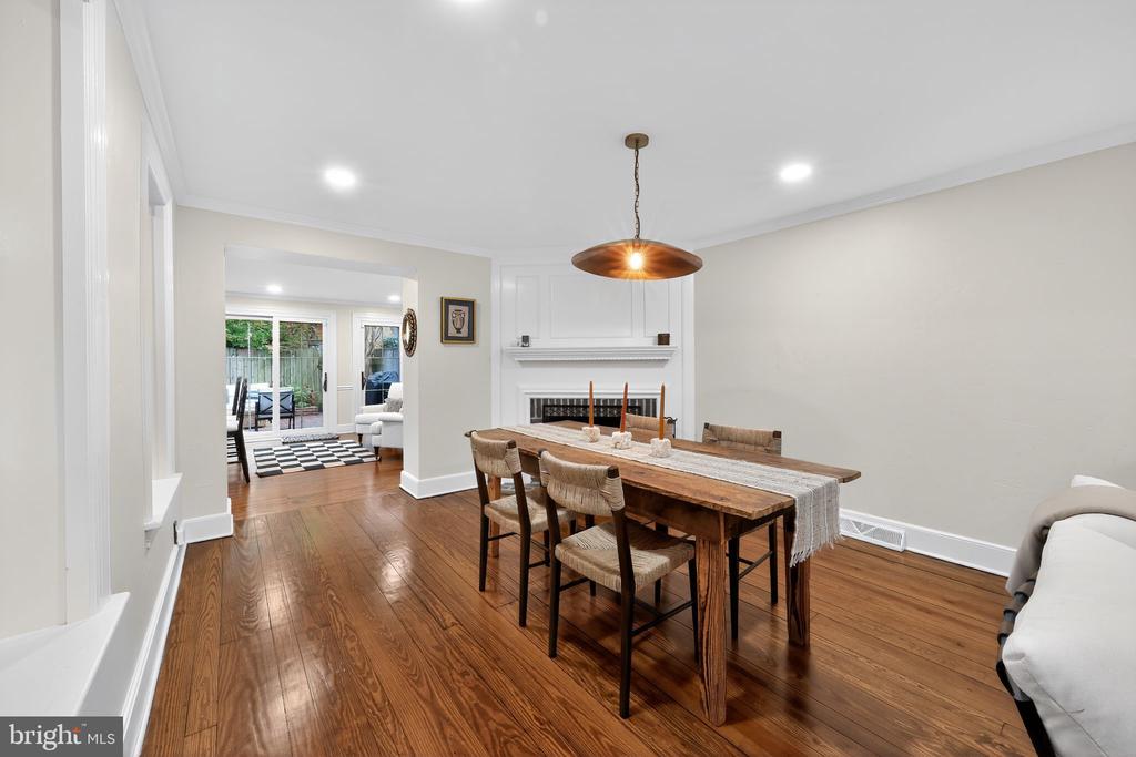 10 ROCKFORD ROAD