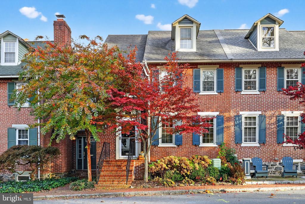 10 ROCKFORD ROAD