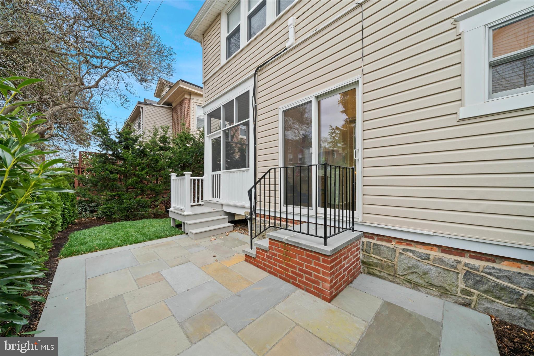 1803 WOODLAWN AVENUE