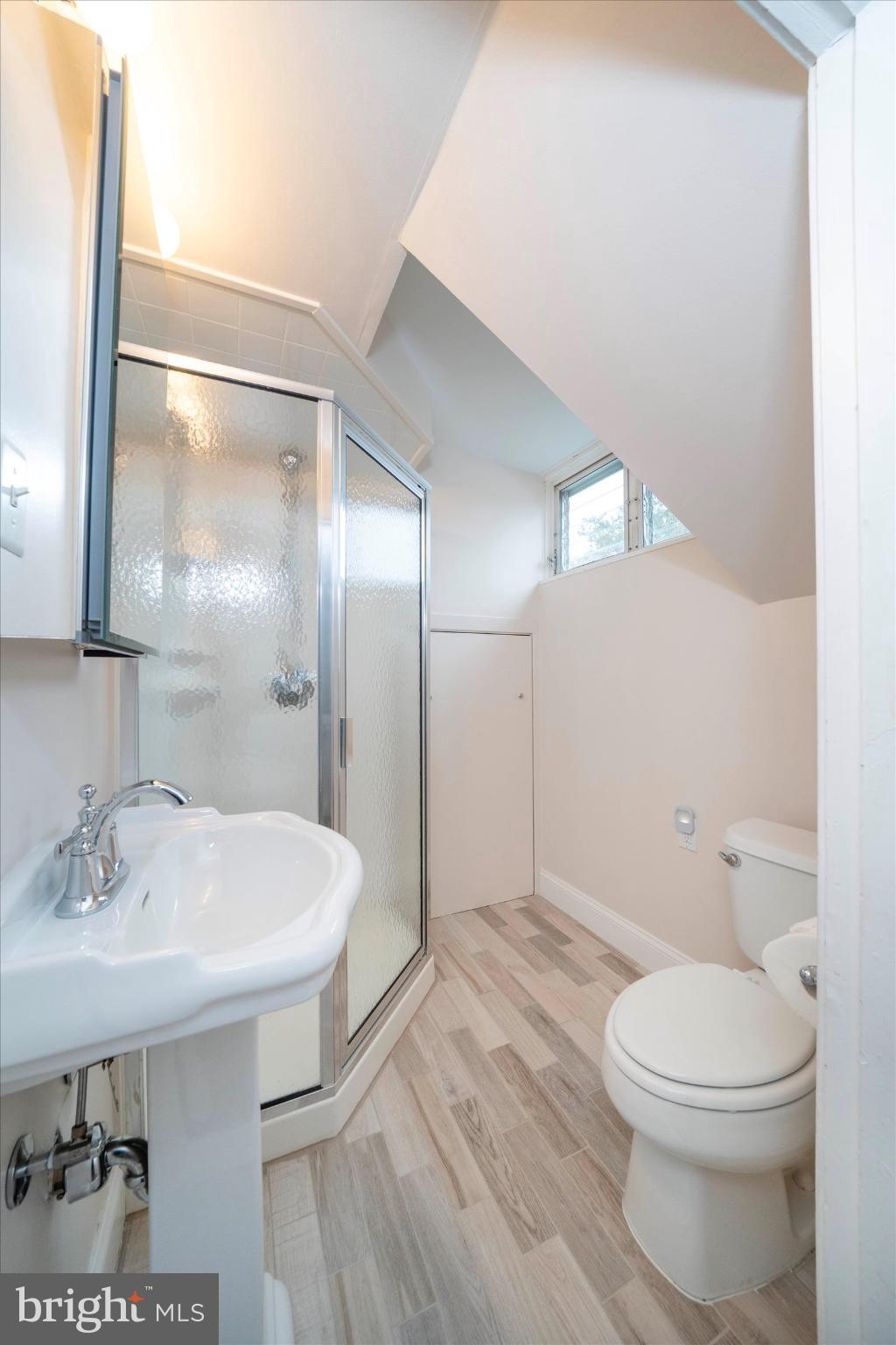 1803 WOODLAWN AVENUE