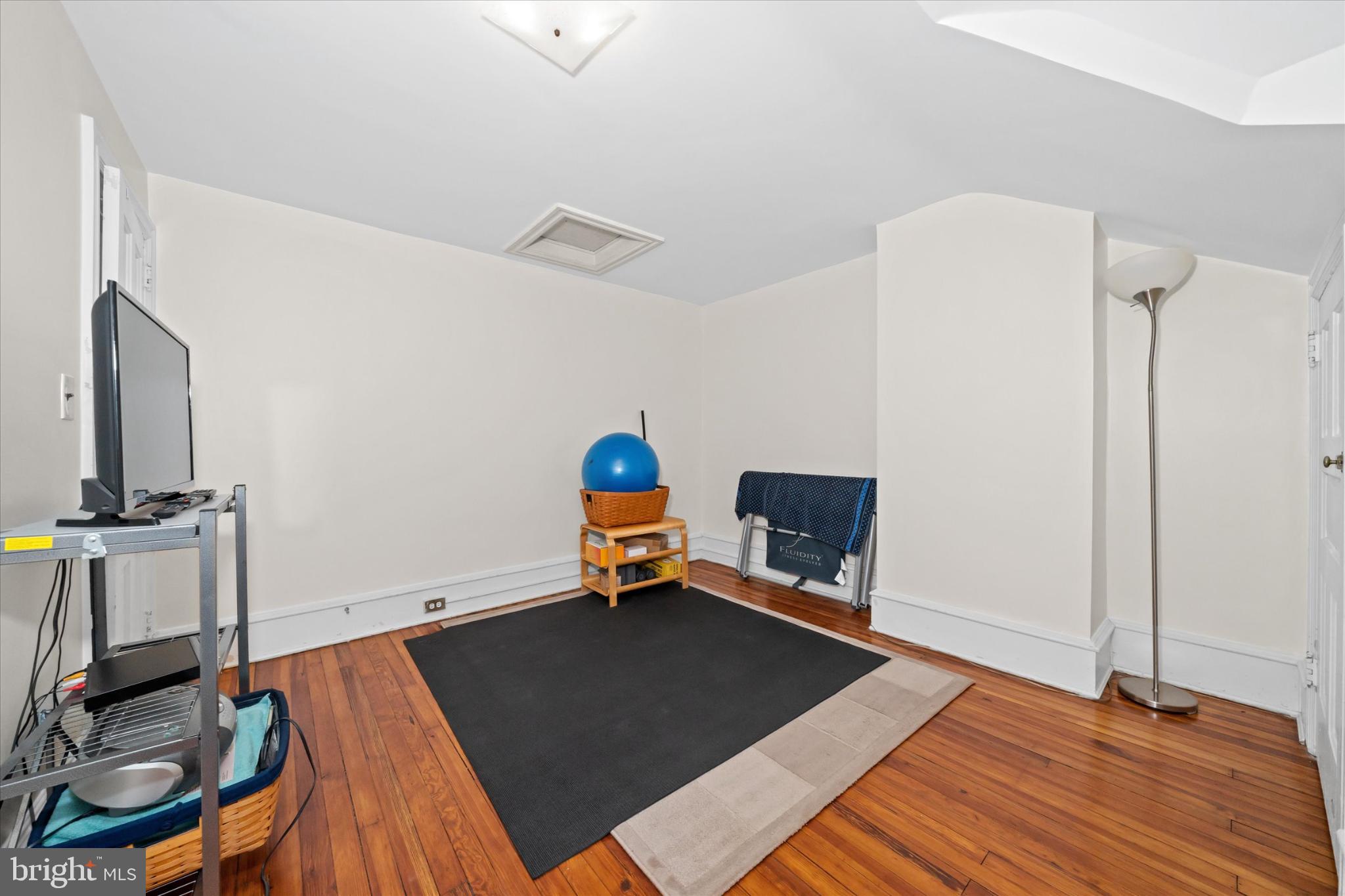 1803 WOODLAWN AVENUE