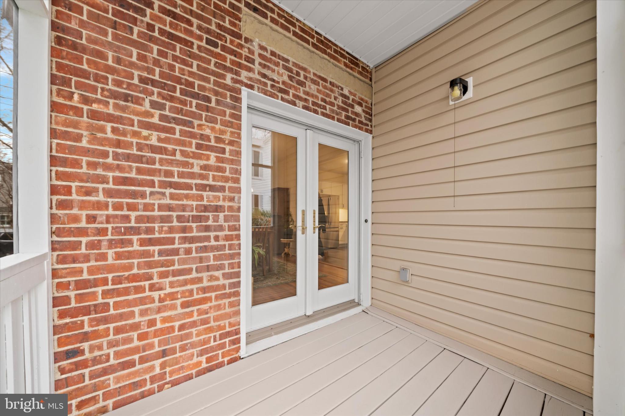 1803 WOODLAWN AVENUE