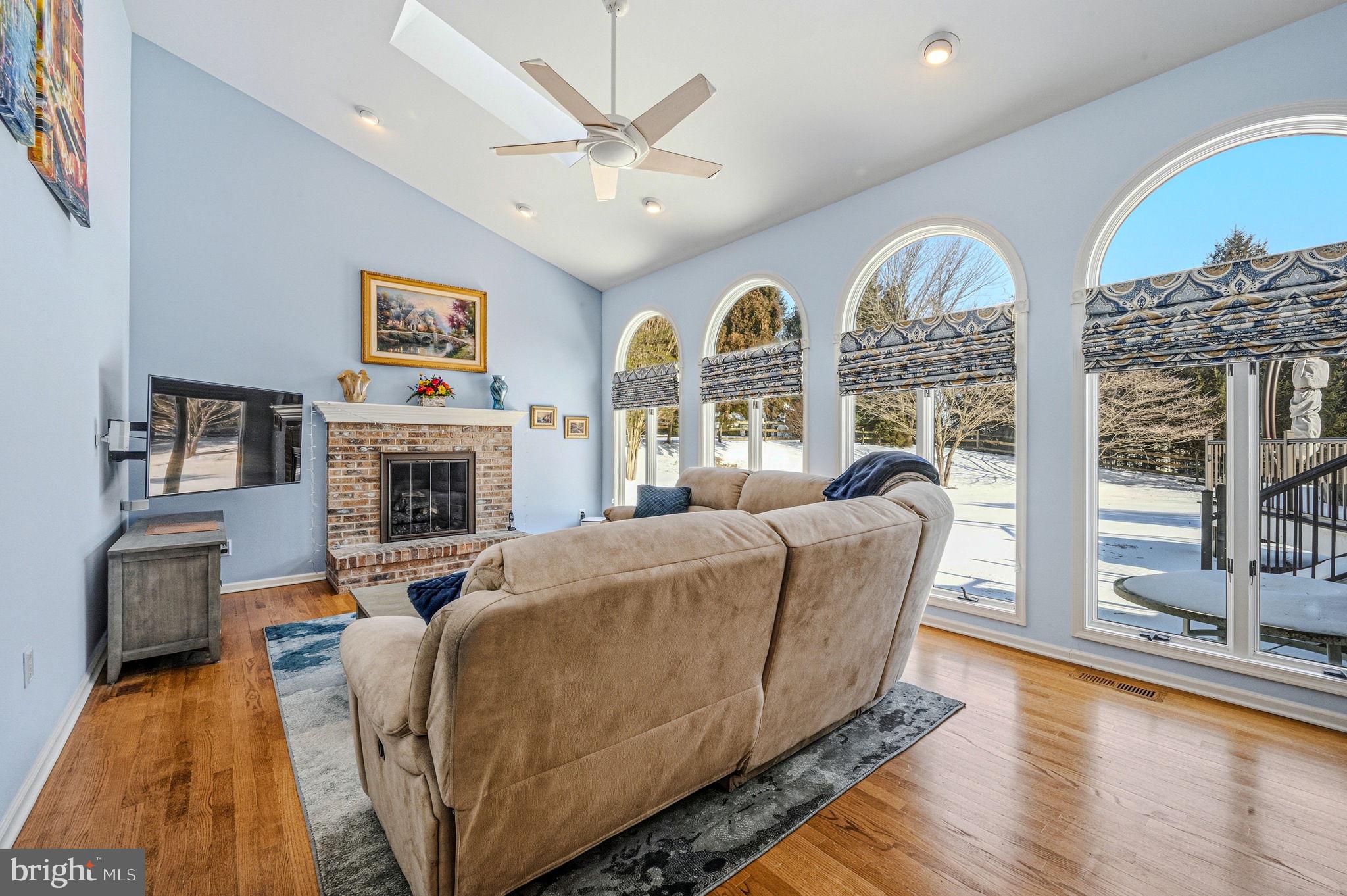 10 AUSPICE CIRCLE