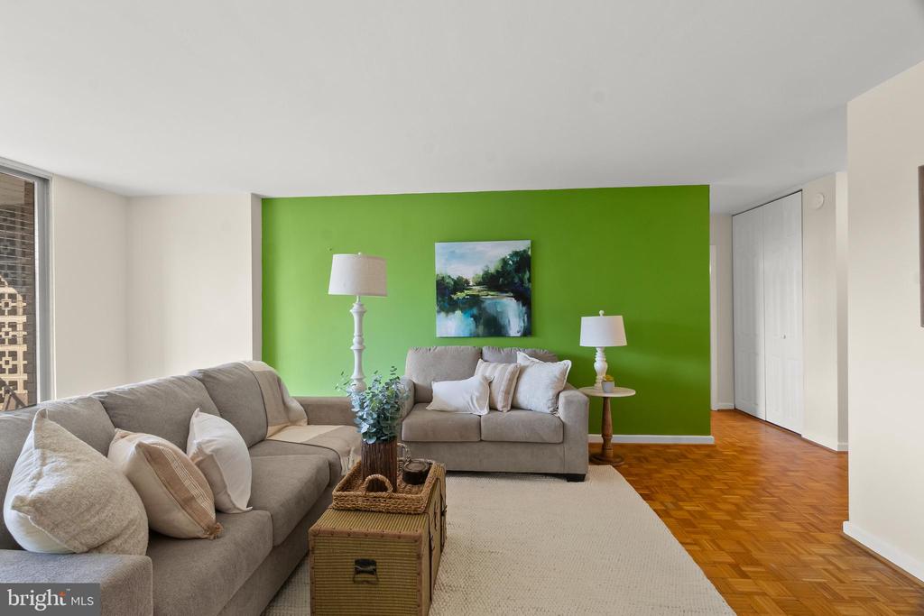 1401 PENNSYLVANIA AVENUE Unit: 208