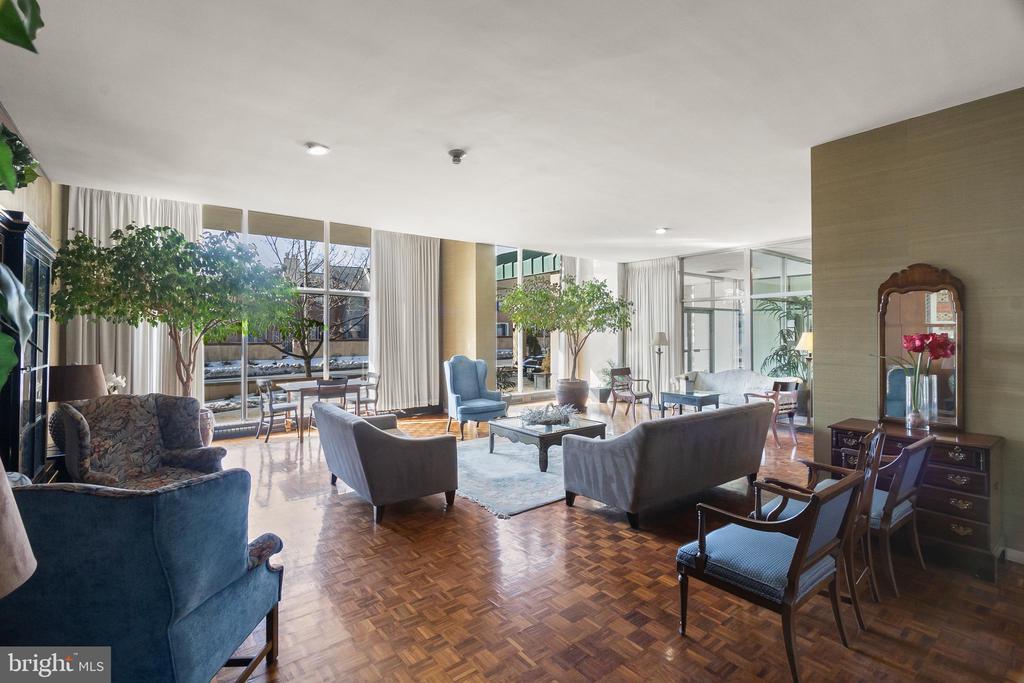 1401 PENNSYLVANIA AVENUE Unit: 208