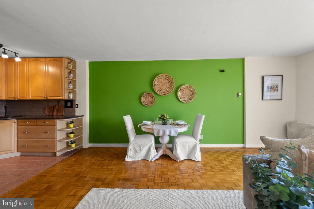 1401 PENNSYLVANIA AVENUE Unit: 208