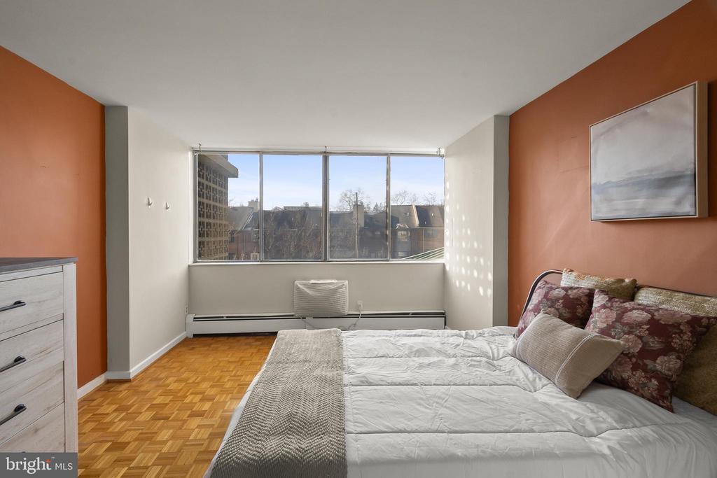 1401 PENNSYLVANIA AVENUE Unit: 208