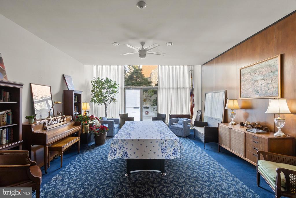 1401 PENNSYLVANIA AVENUE Unit: 208
