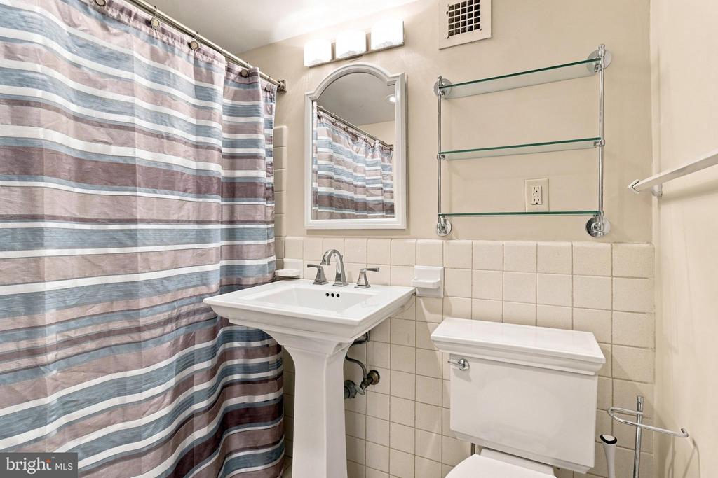 1401 PENNSYLVANIA AVENUE Unit: 1010