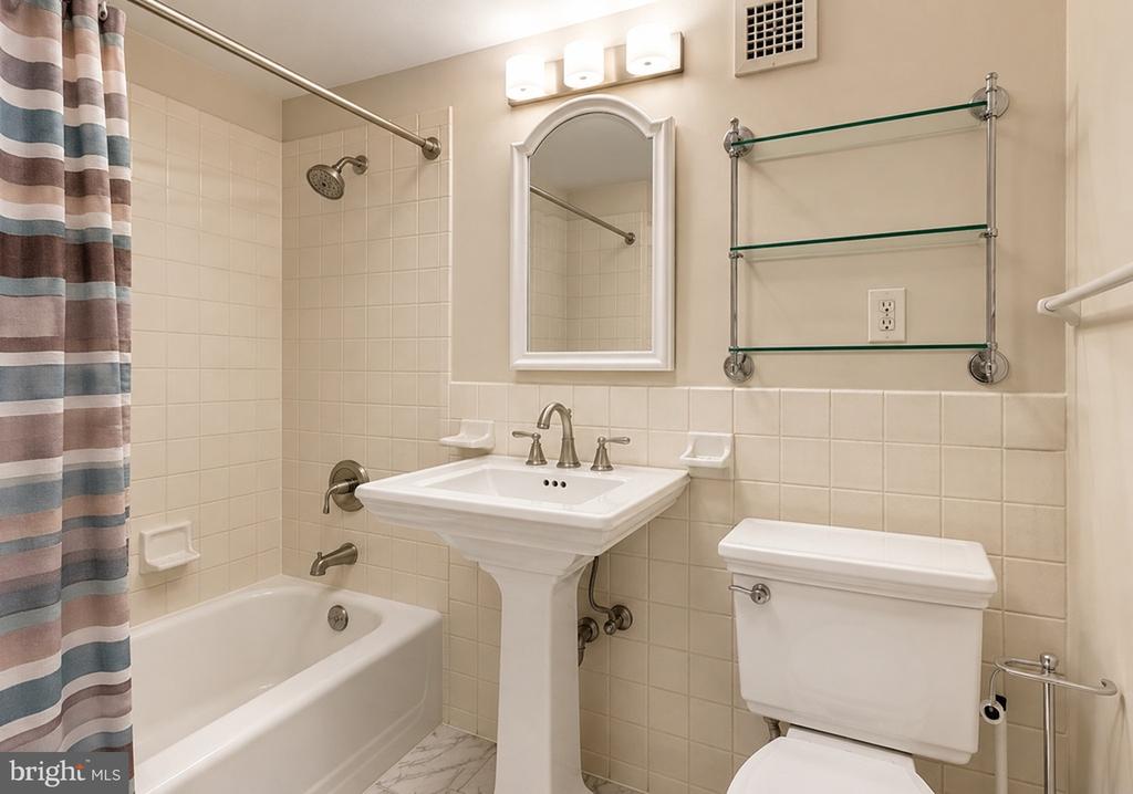 1401 PENNSYLVANIA AVENUE Unit: 1010