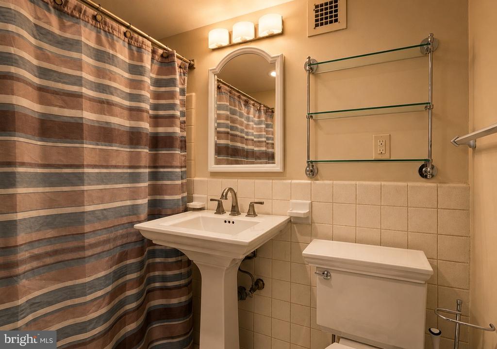 1401 PENNSYLVANIA AVENUE Unit: 1010