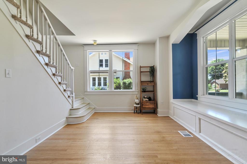 423 S WALNUT STREET