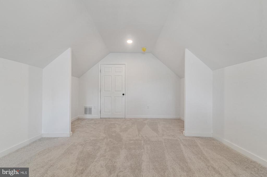 423 S WALNUT STREET