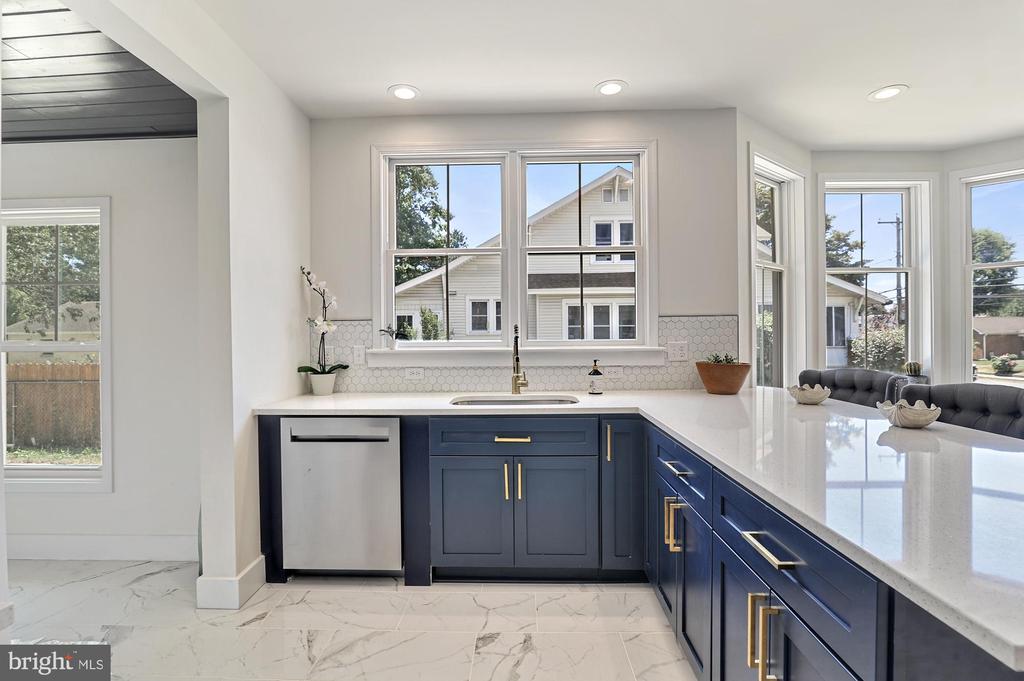 423 S WALNUT STREET