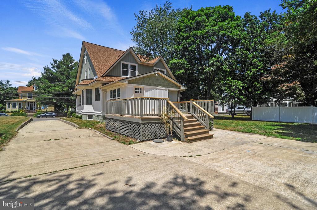 423 S WALNUT STREET