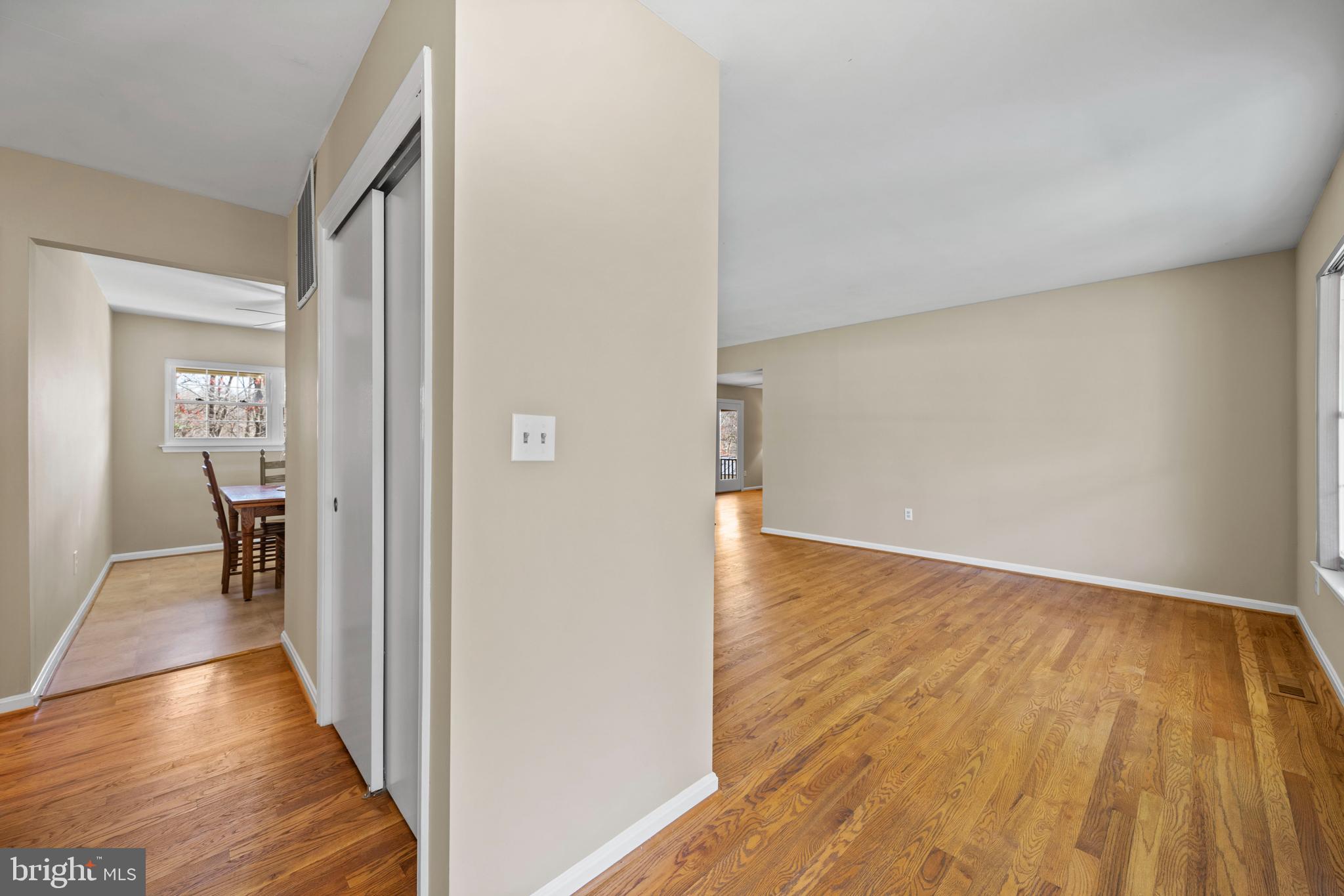 9809 EMPIRE COURT