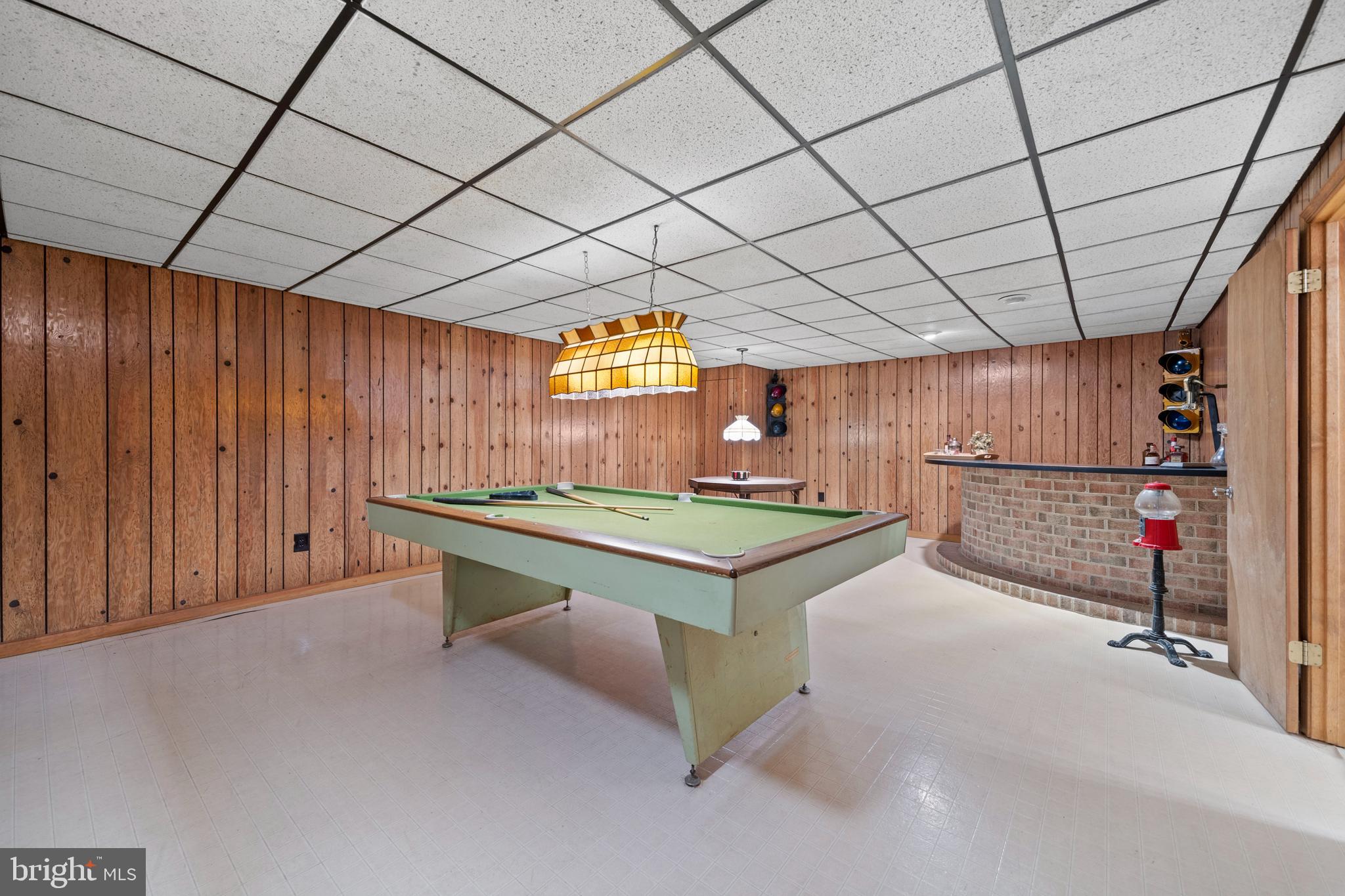 9809 EMPIRE COURT