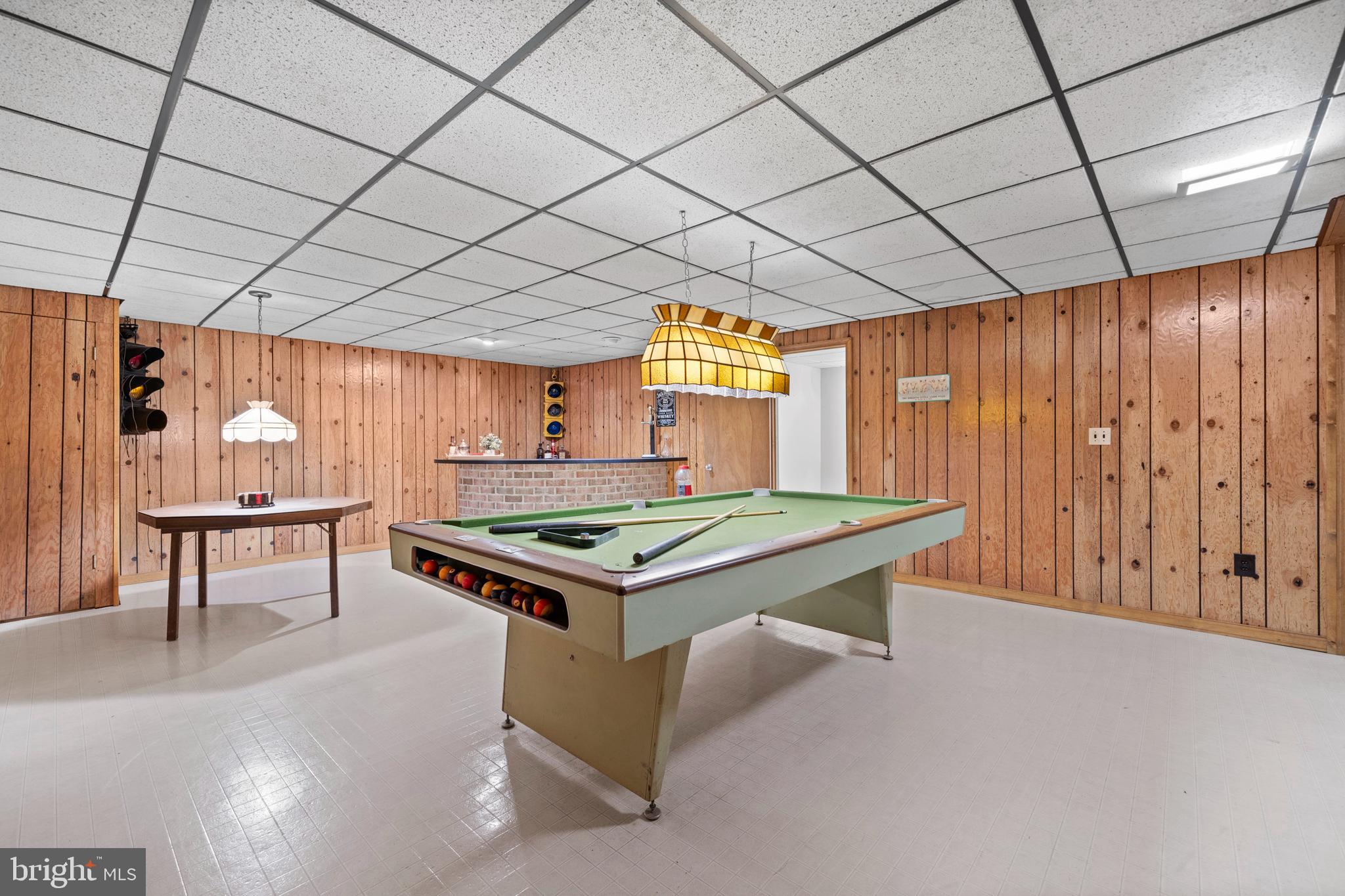 9809 EMPIRE COURT