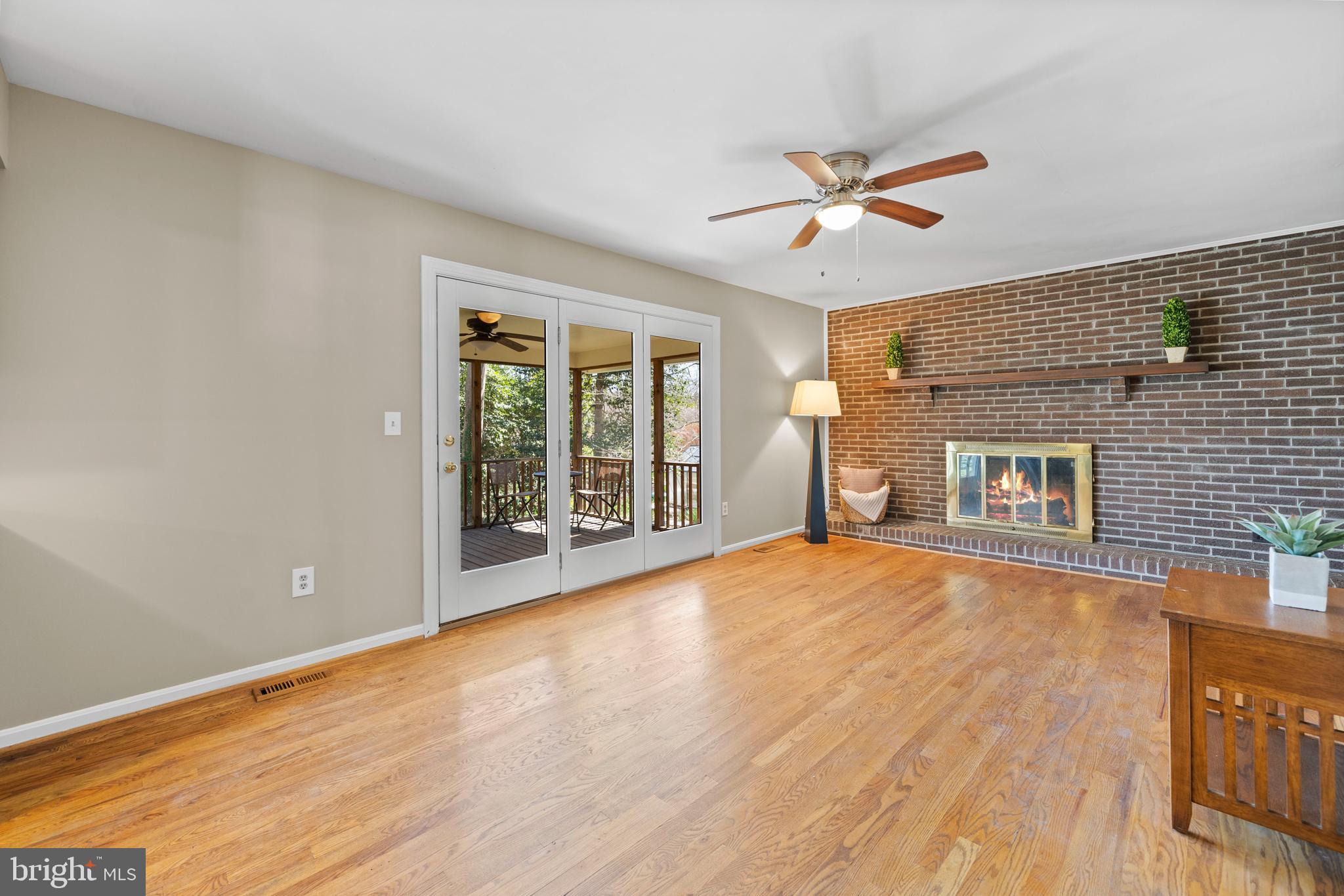 9809 EMPIRE COURT