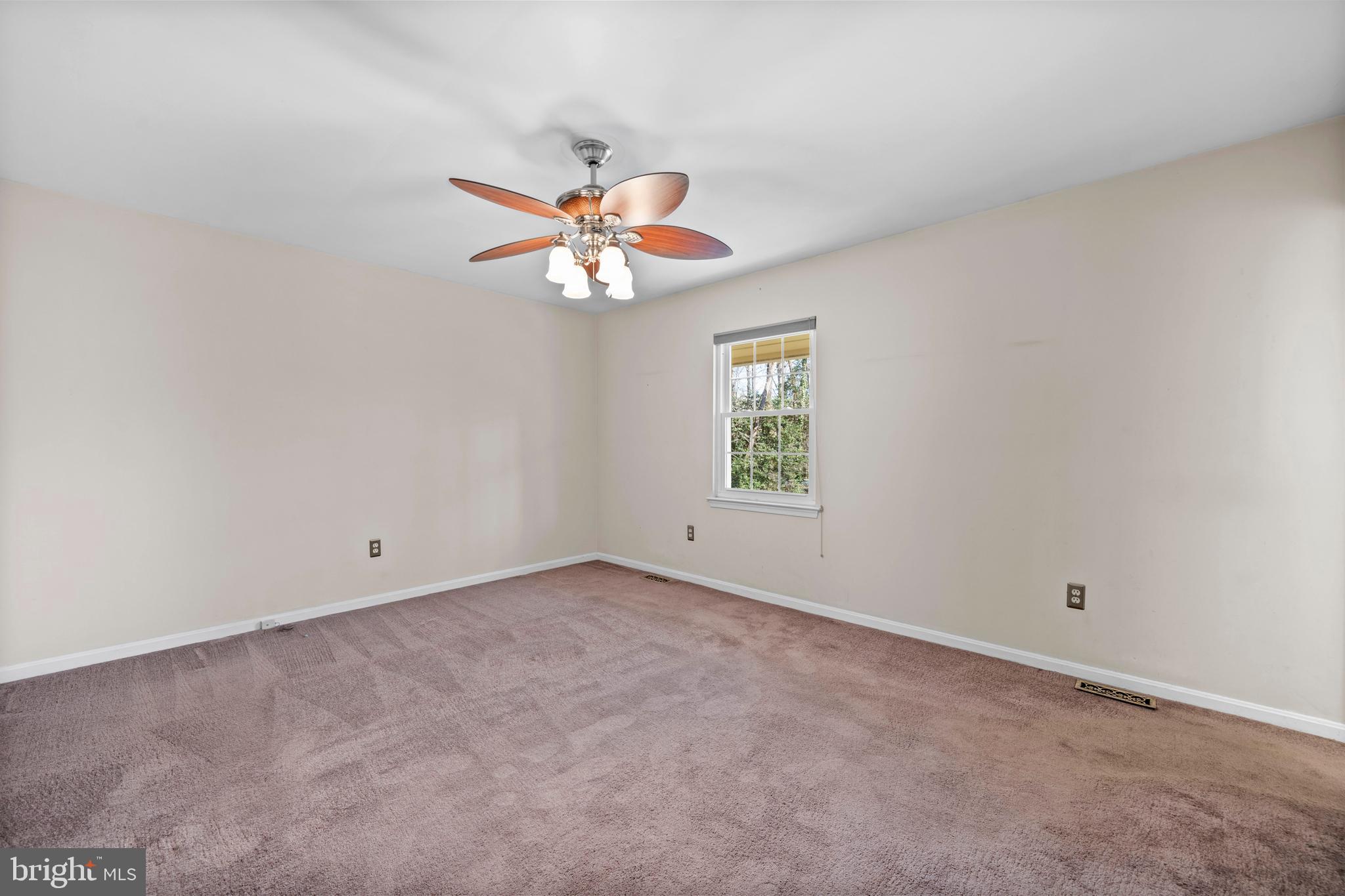 9809 EMPIRE COURT