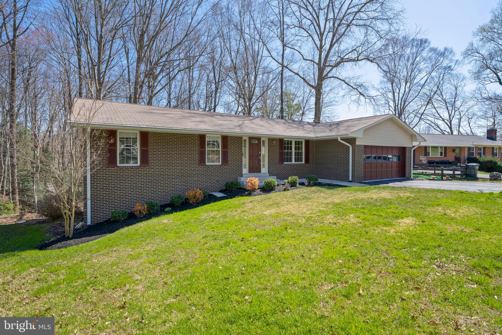 9809 EMPIRE COURT