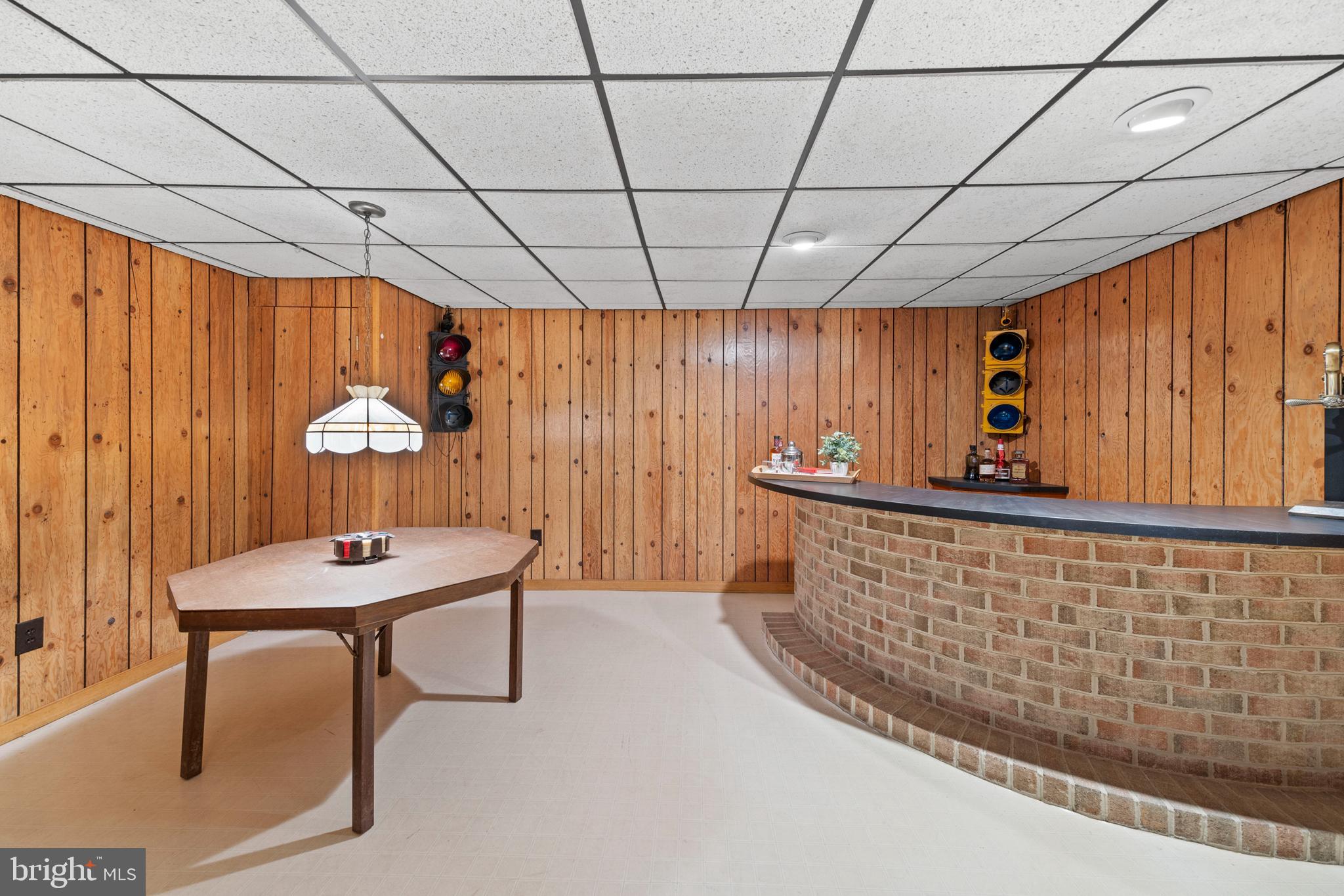 9809 EMPIRE COURT