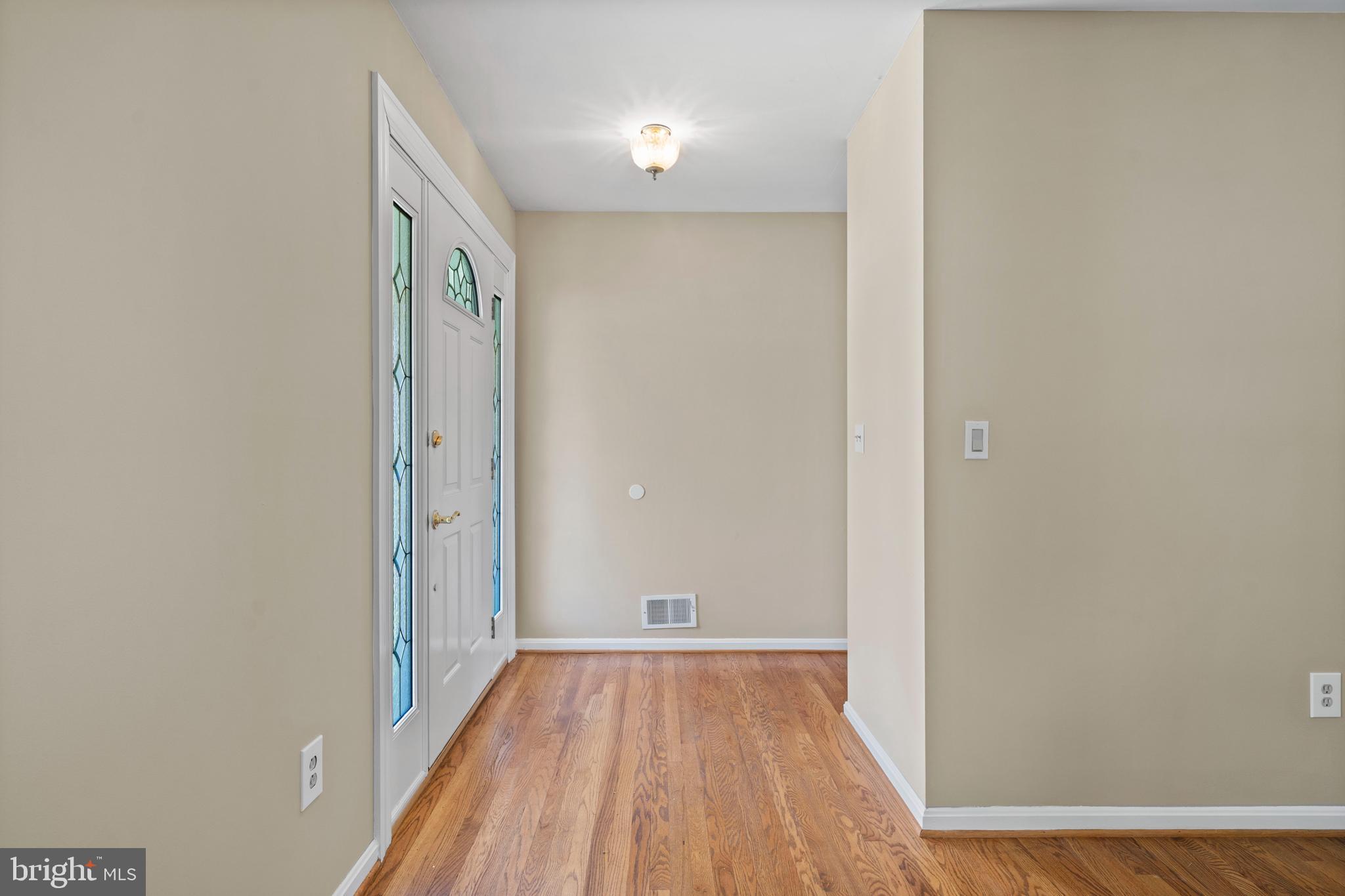 9809 EMPIRE COURT