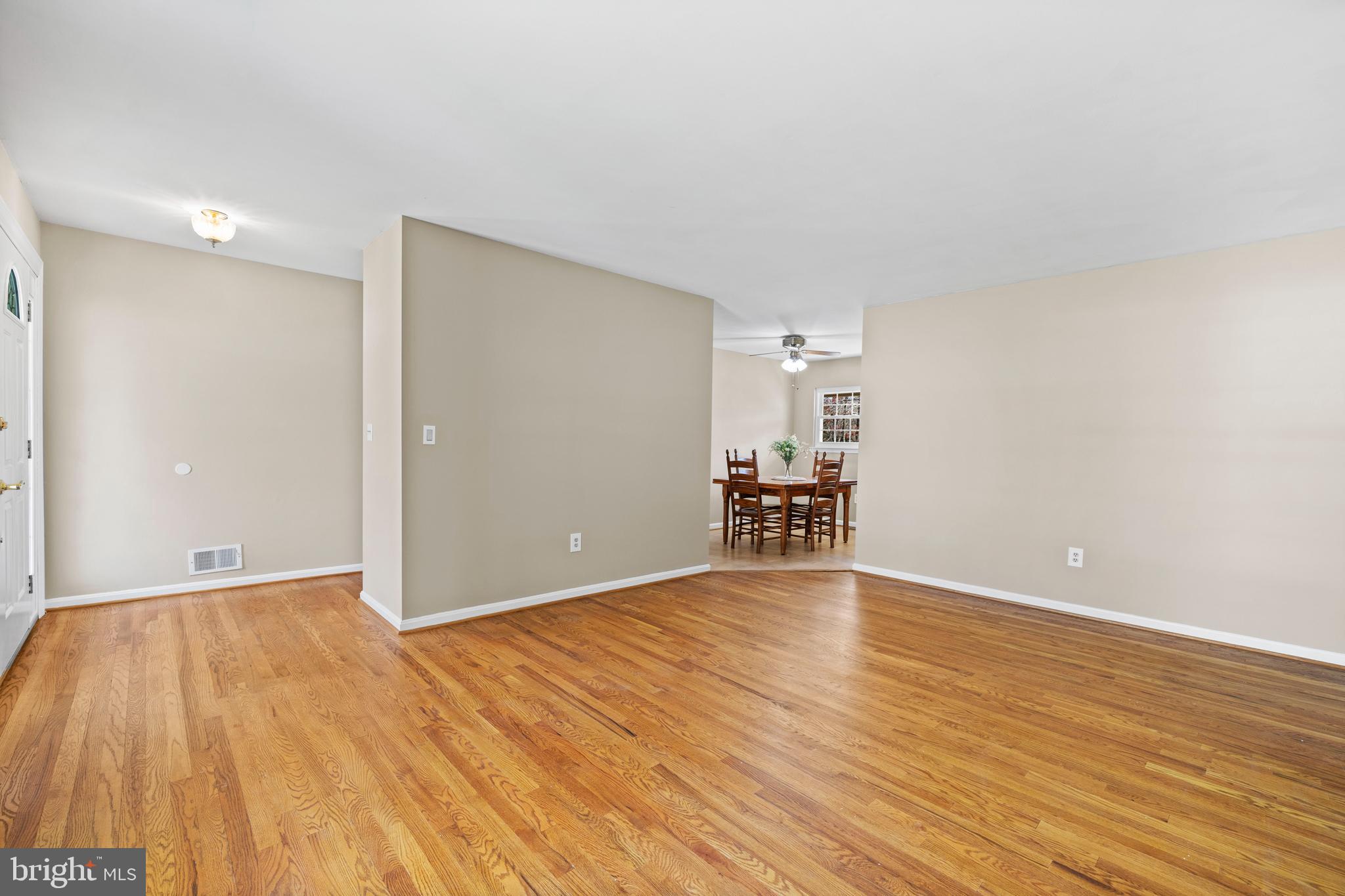 9809 EMPIRE COURT