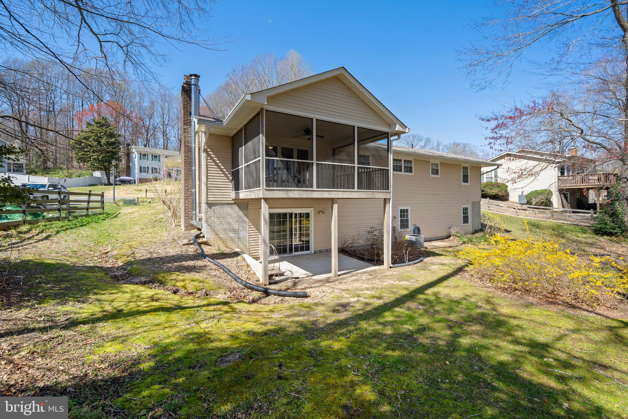 9809 EMPIRE COURT