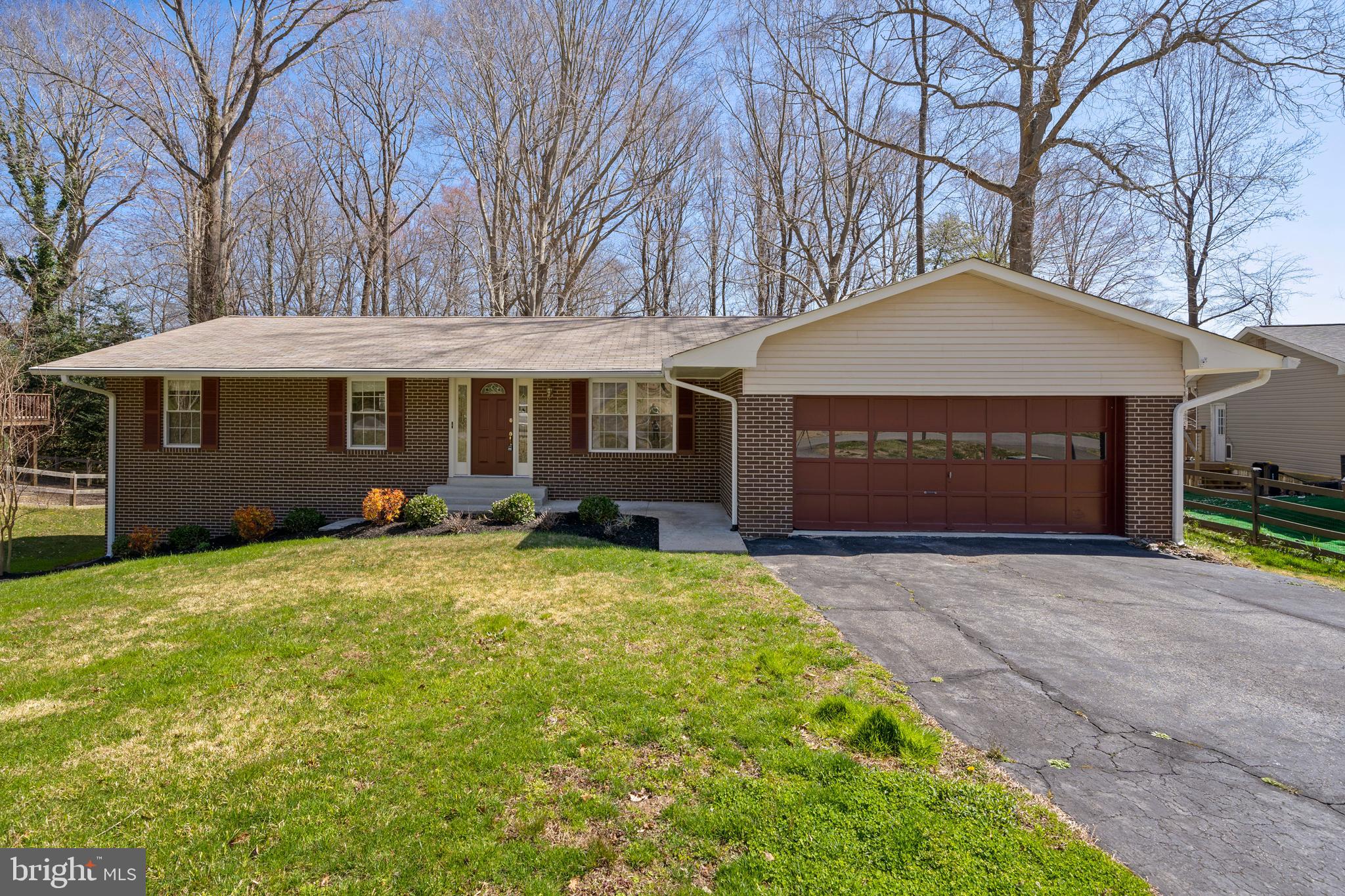 9809 EMPIRE COURT