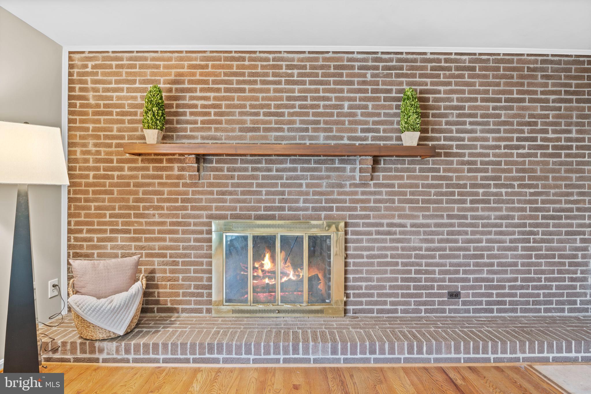9809 EMPIRE COURT