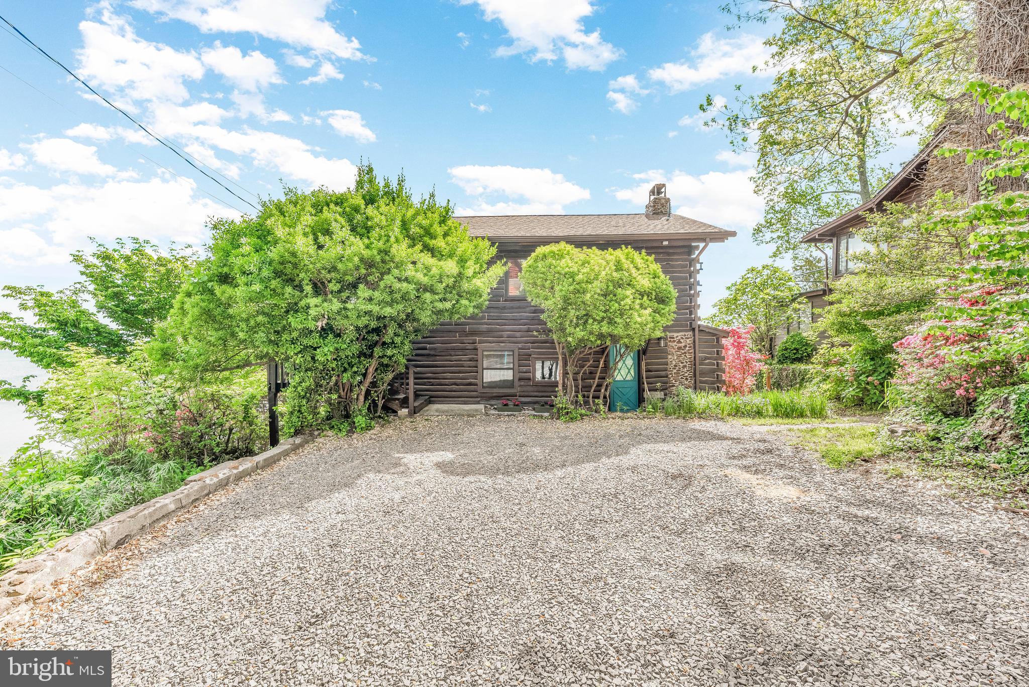 2317 ACACIA ROAD