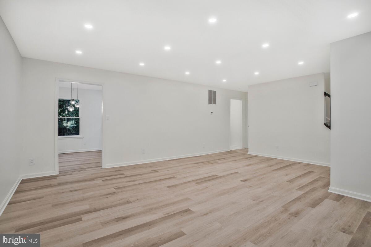 3410 BAYSIDE FOREST COURT