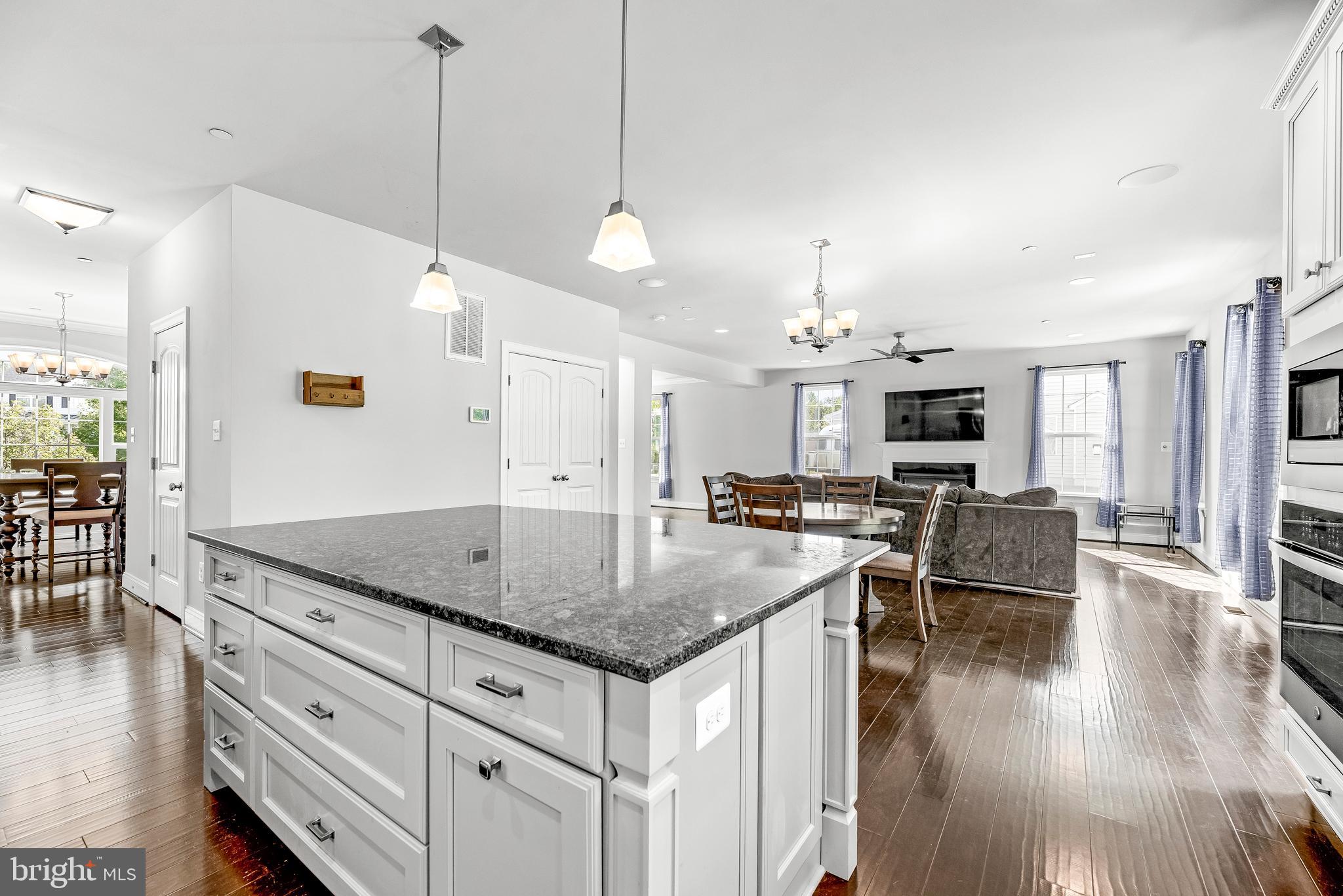 2355 BUNKER HILL COURT