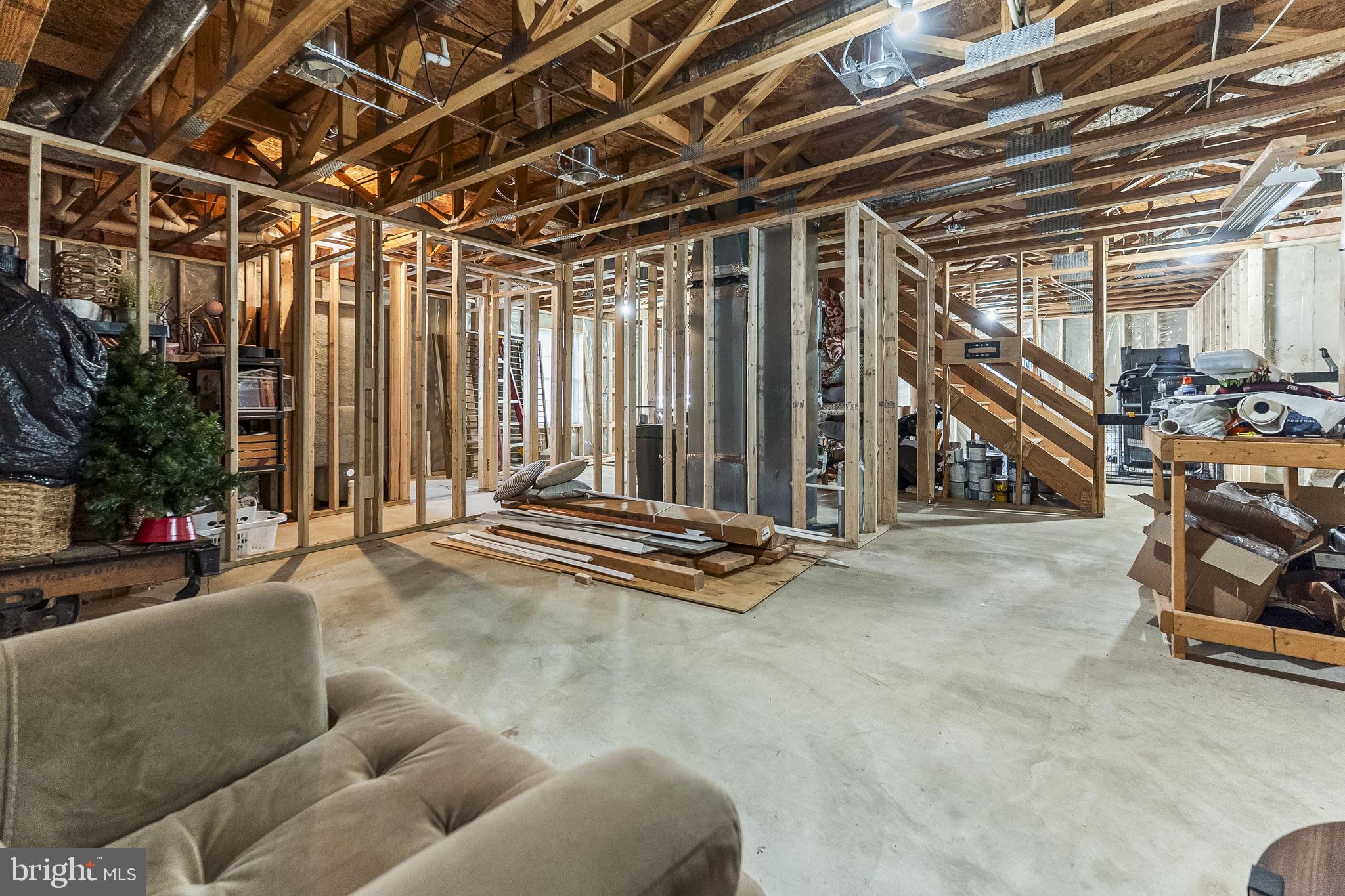 2990 HOLLAND DRIVE