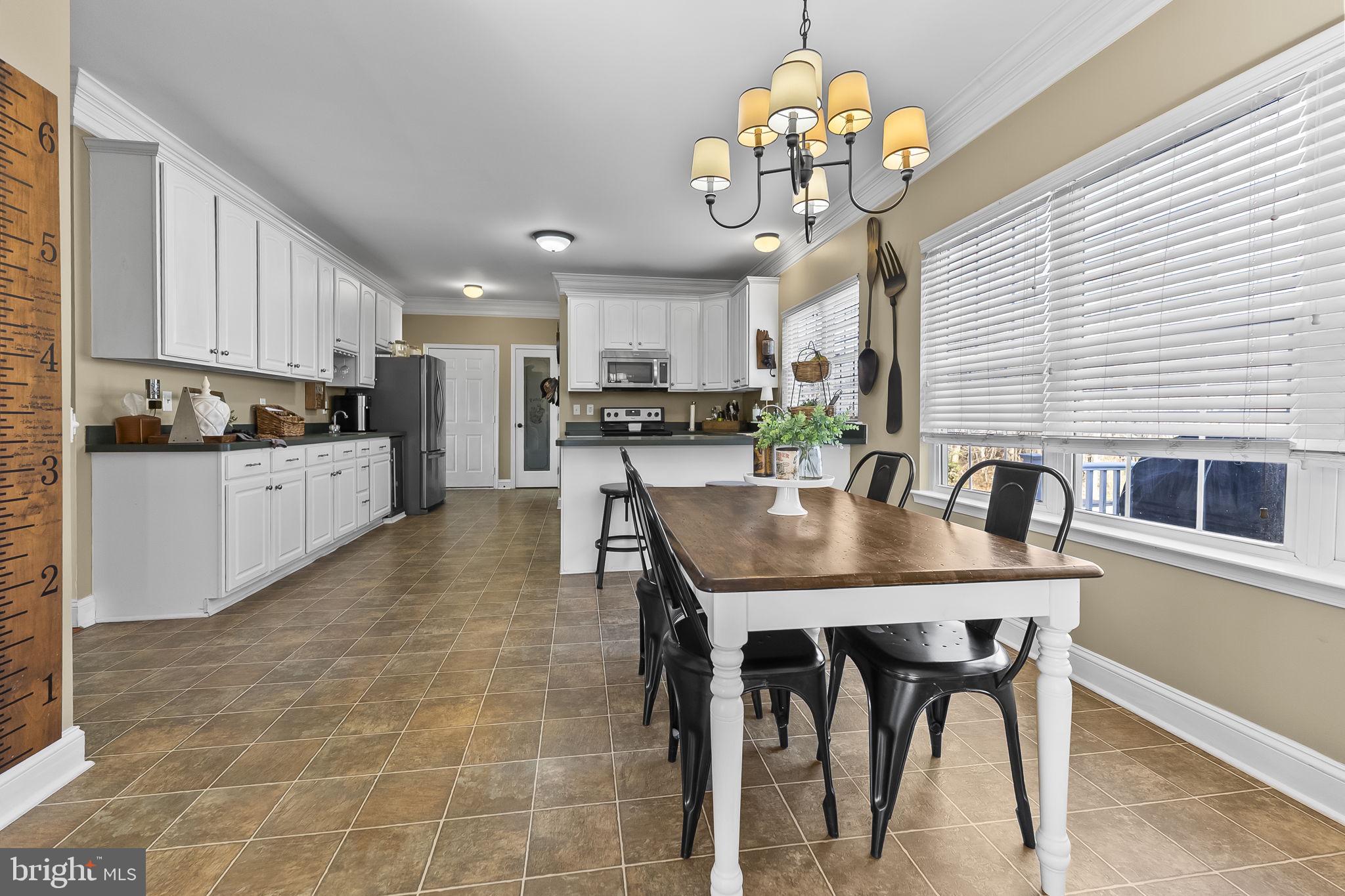 2990 HOLLAND DRIVE