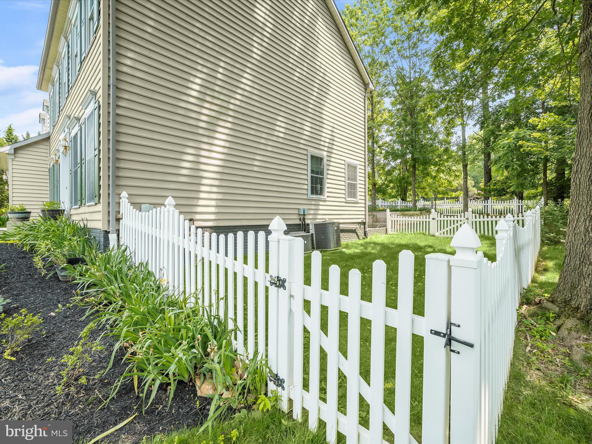 11025 GAITHER HUNT LANE