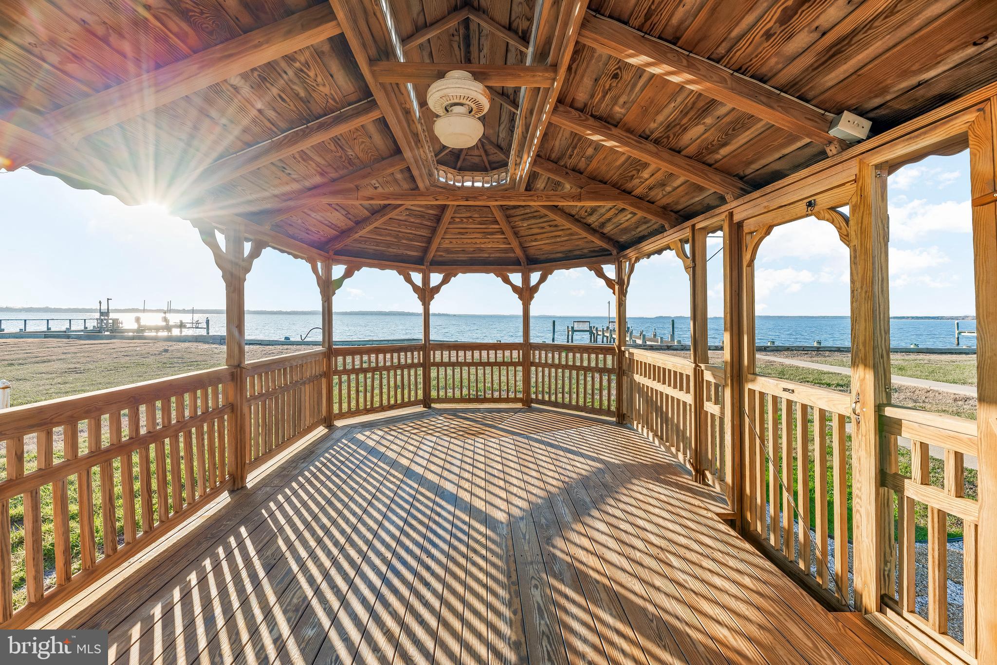 1690 FERRY POINT COURT