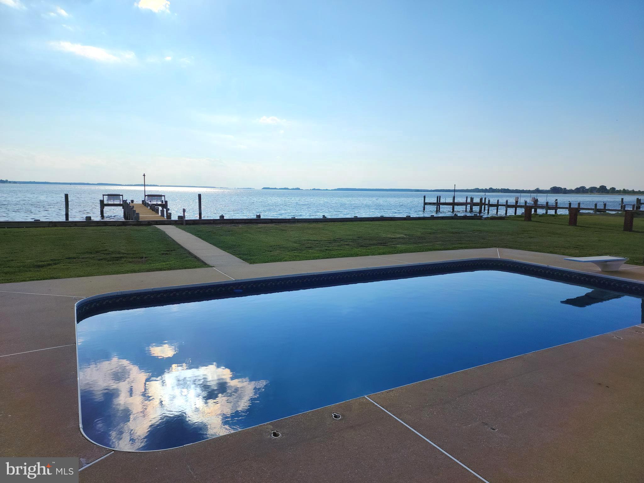1690 FERRY POINT COURT