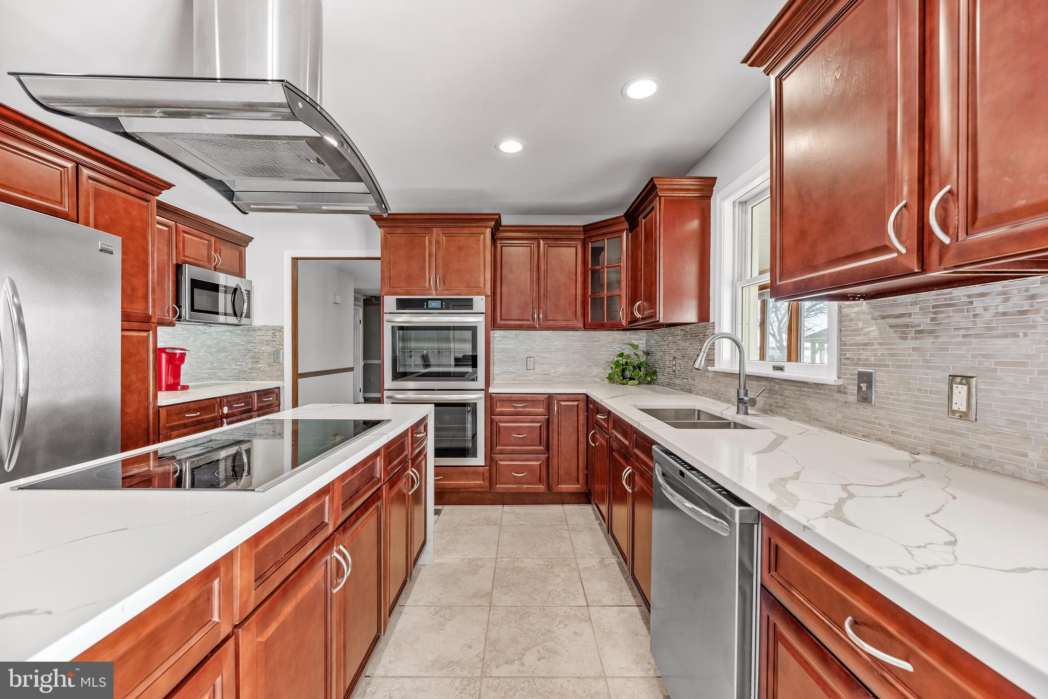 1690 FERRY POINT COURT
