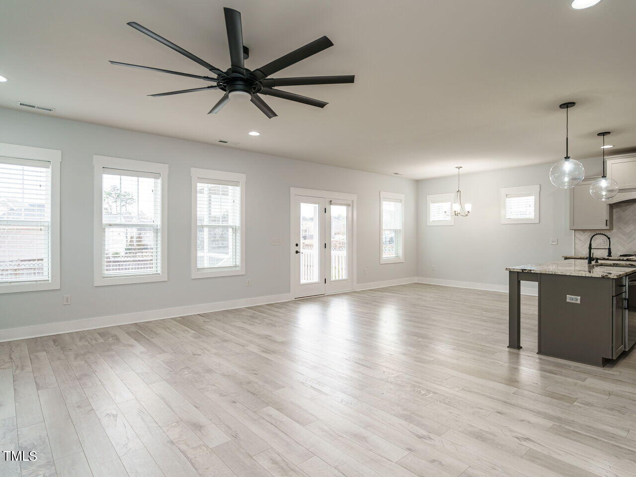 832 Groveview Wynd