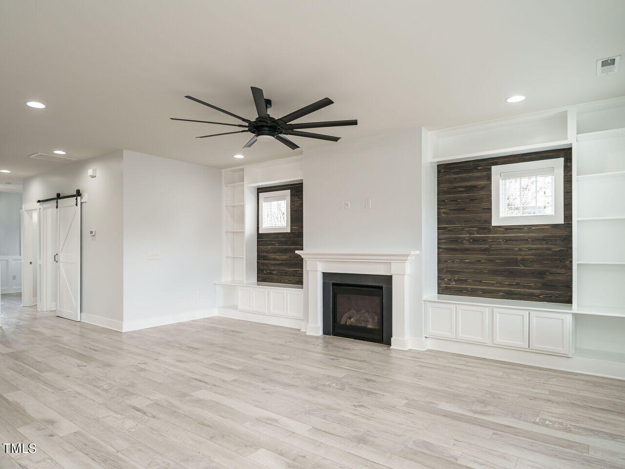 832 Groveview Wynd