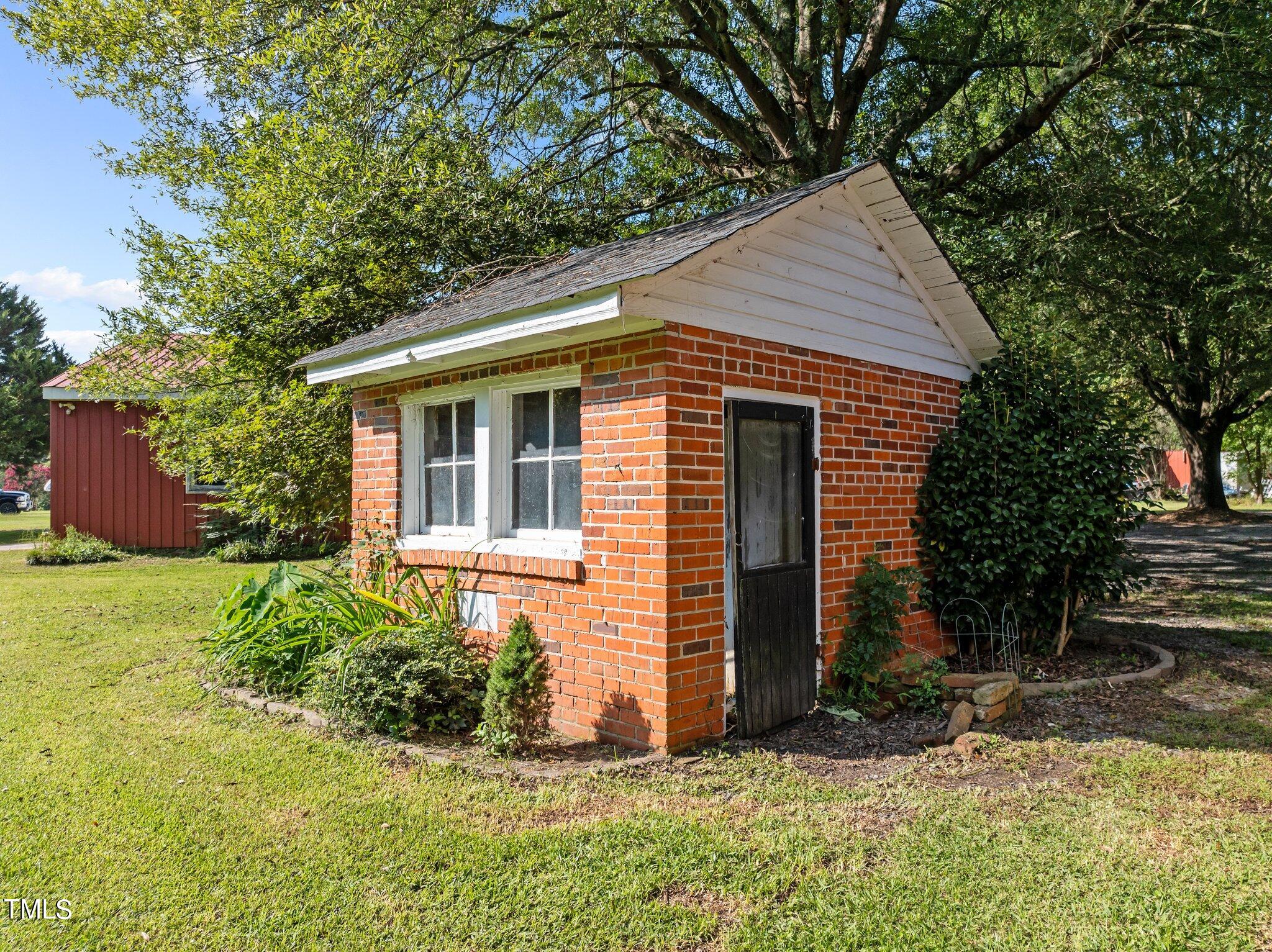 8100 Nc 42 Hwy E
