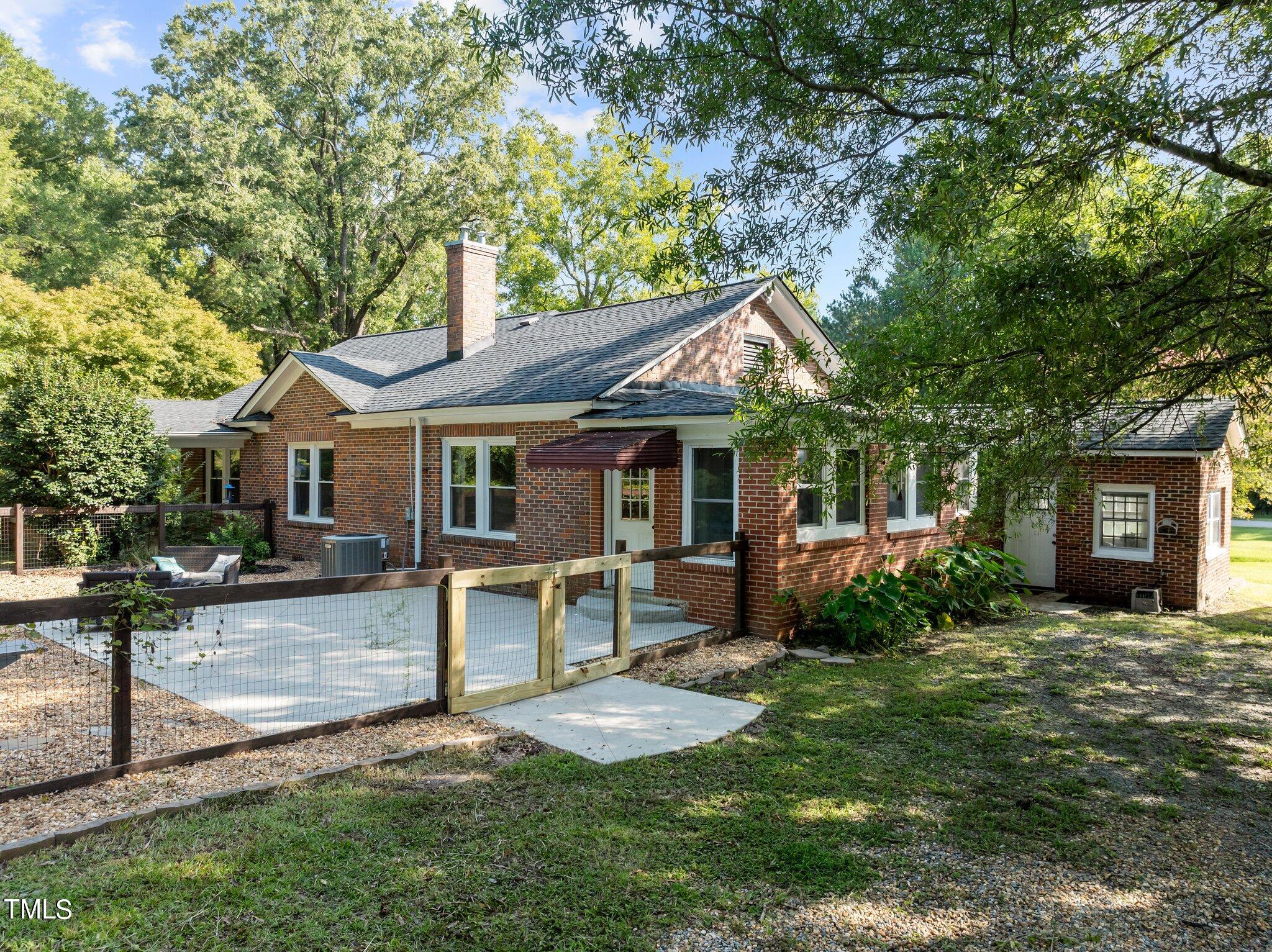 8100 Nc 42 Hwy E