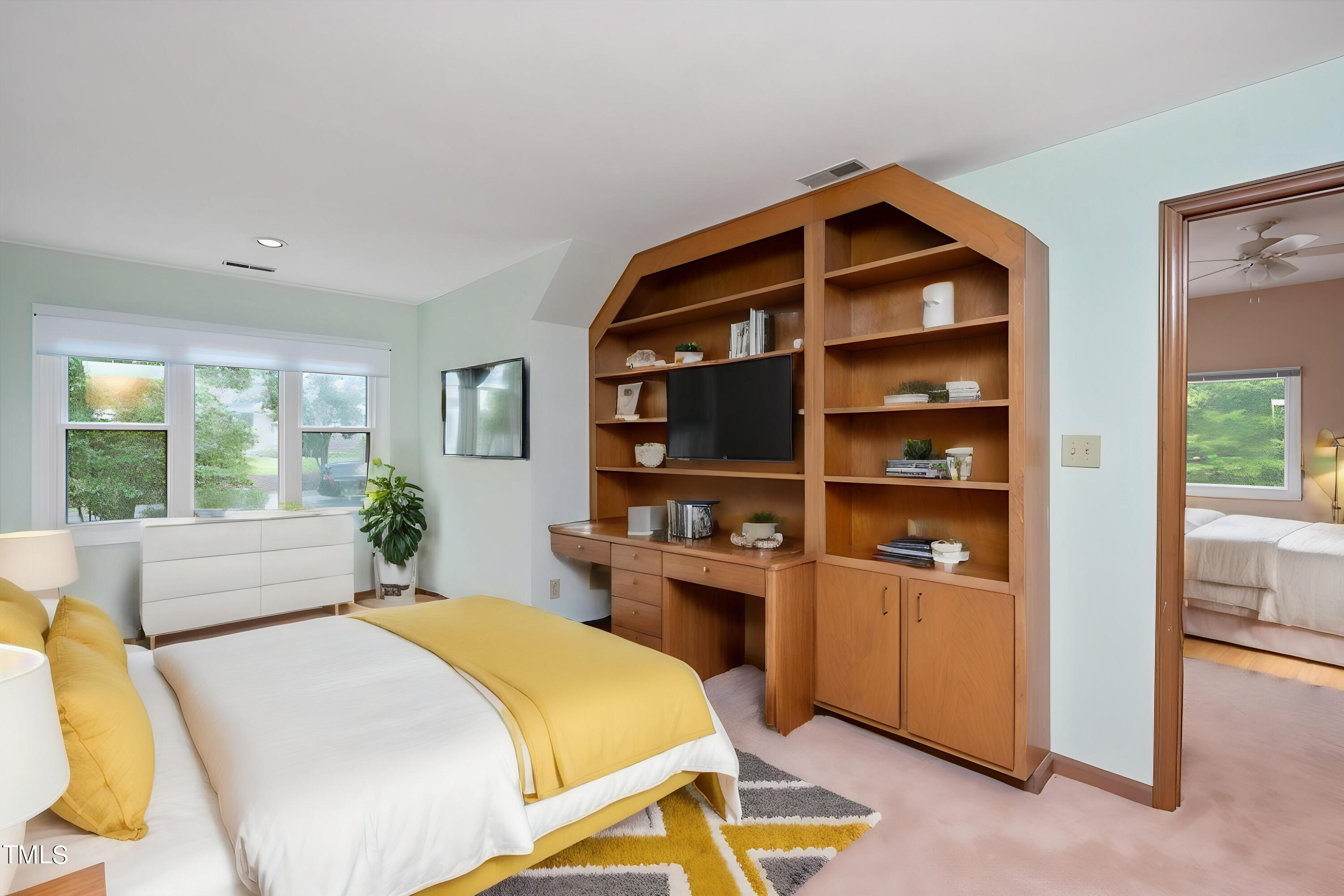 200 Maplewood Drive