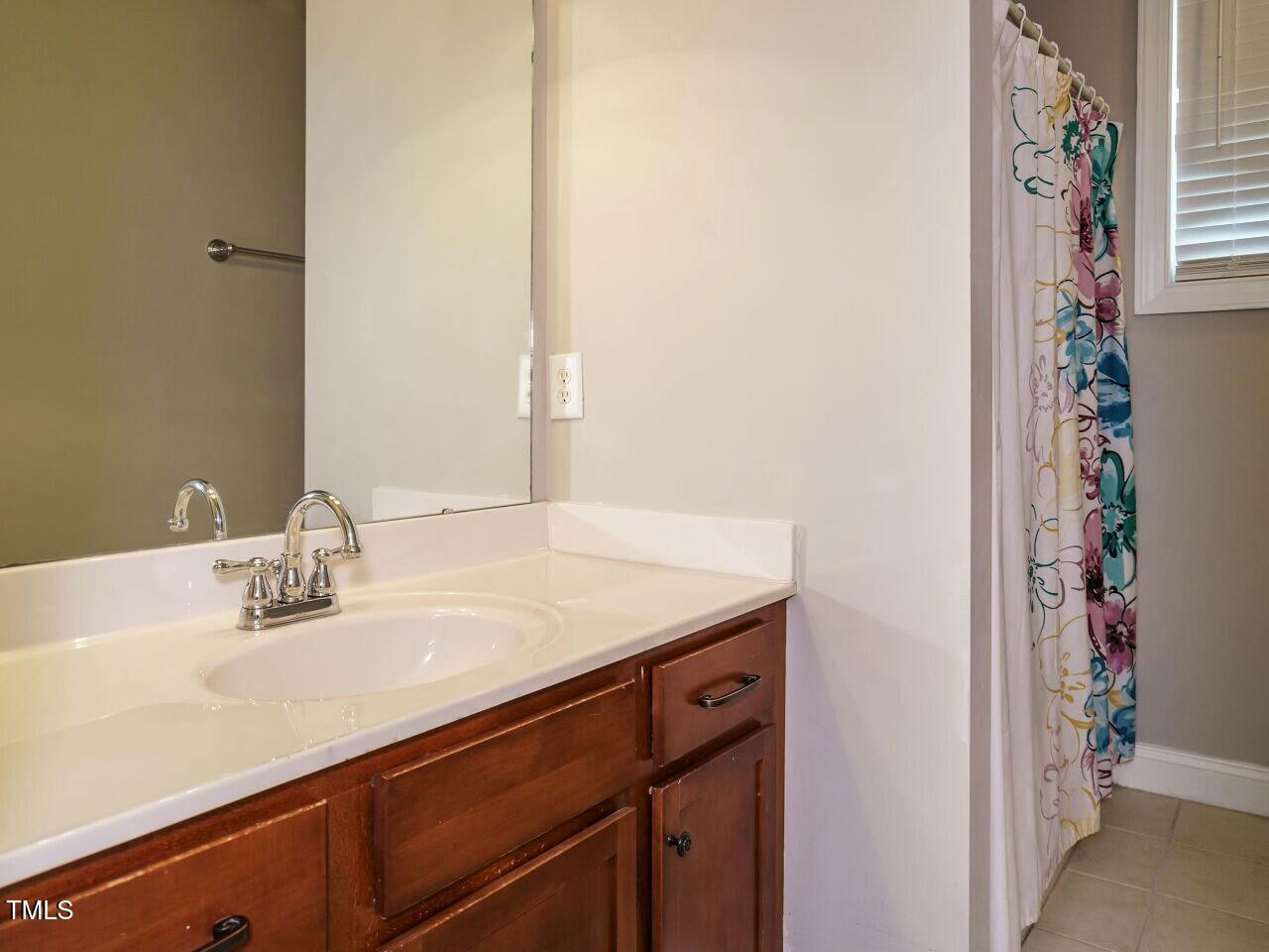 906 Trumpet Vine Court