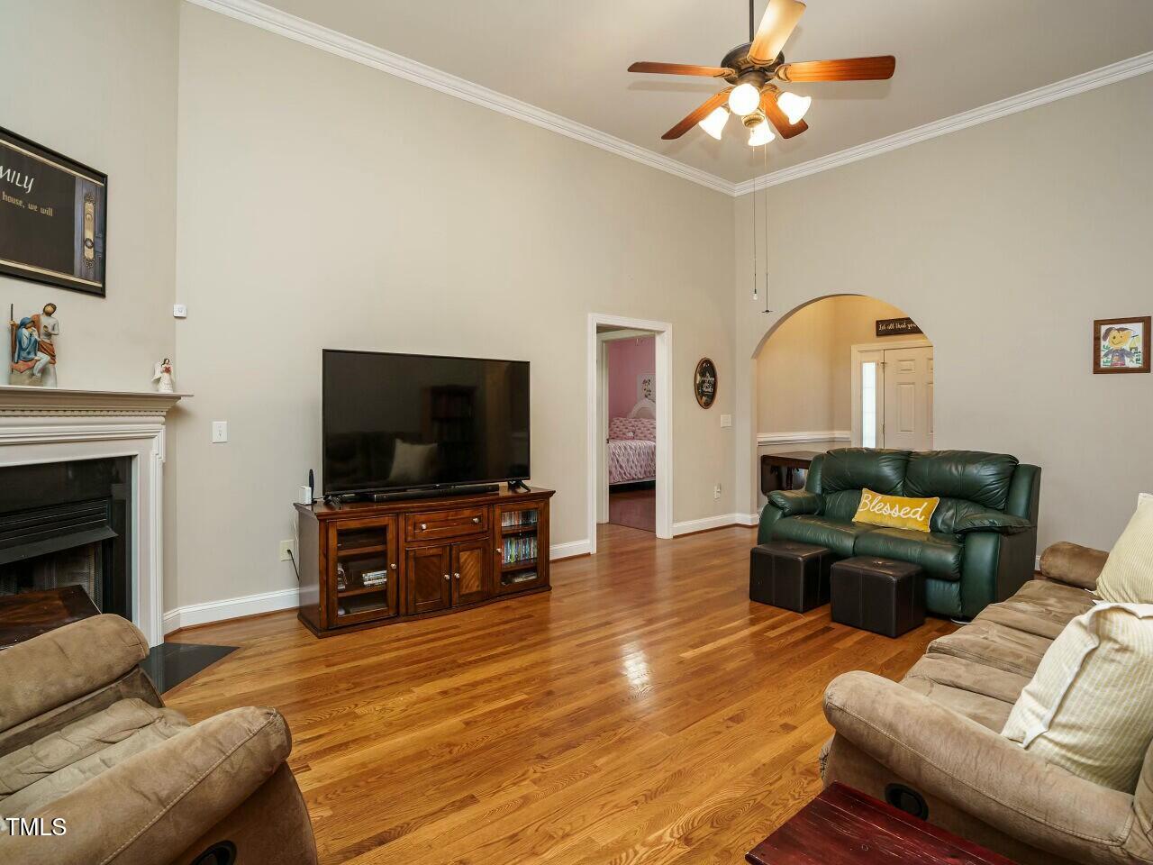 906 Trumpet Vine Court