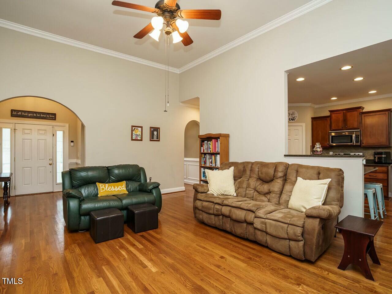 906 Trumpet Vine Court
