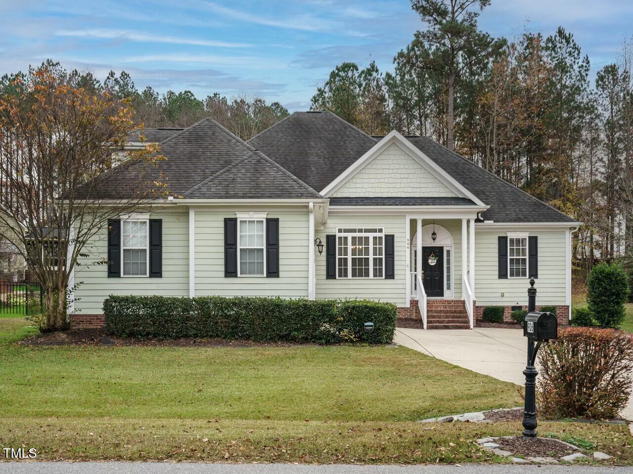 906 Trumpet Vine Court