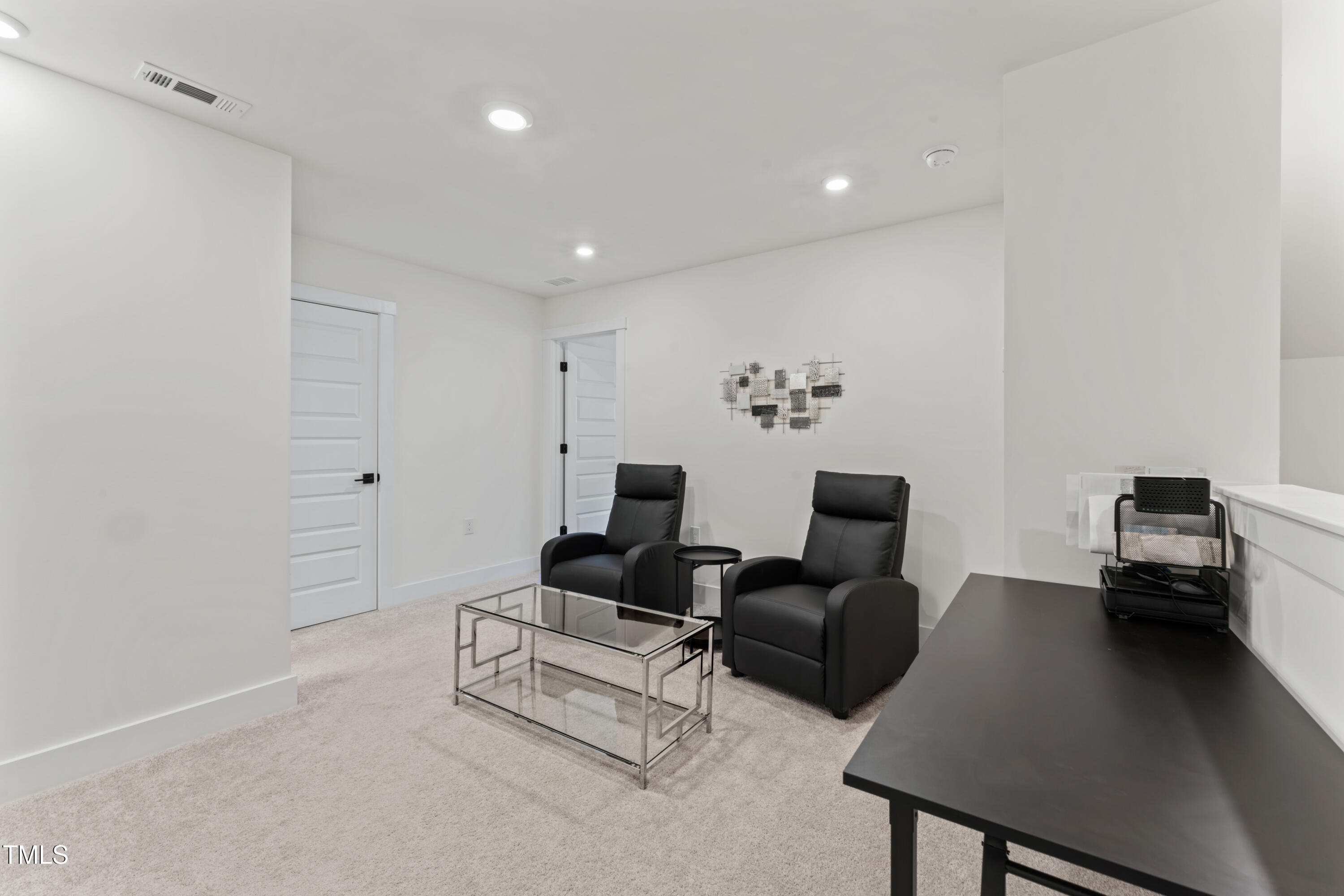 6922 Doddridge Lane